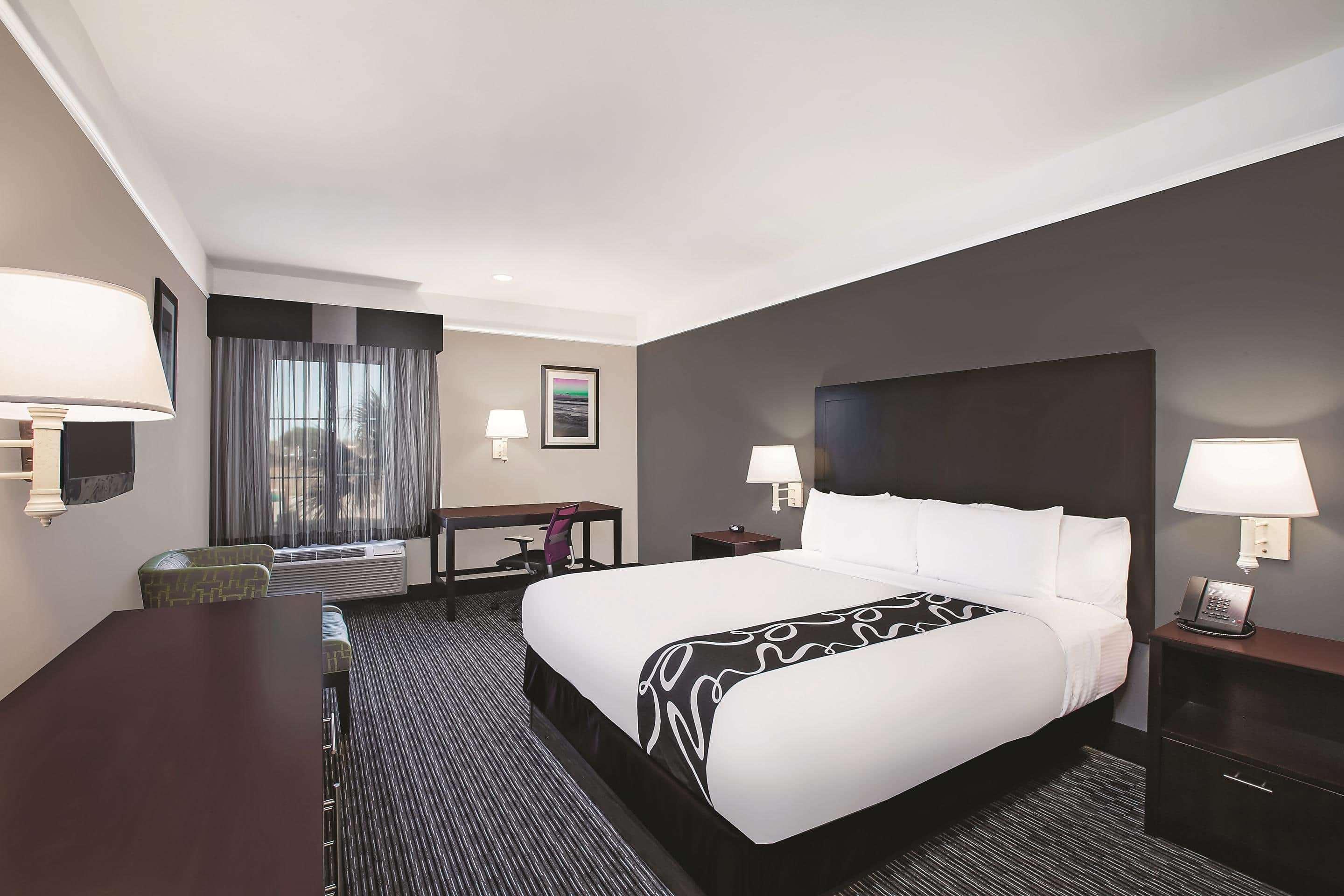 La Quinta By Wyndham Beaumont West Hotel Bagian luar foto